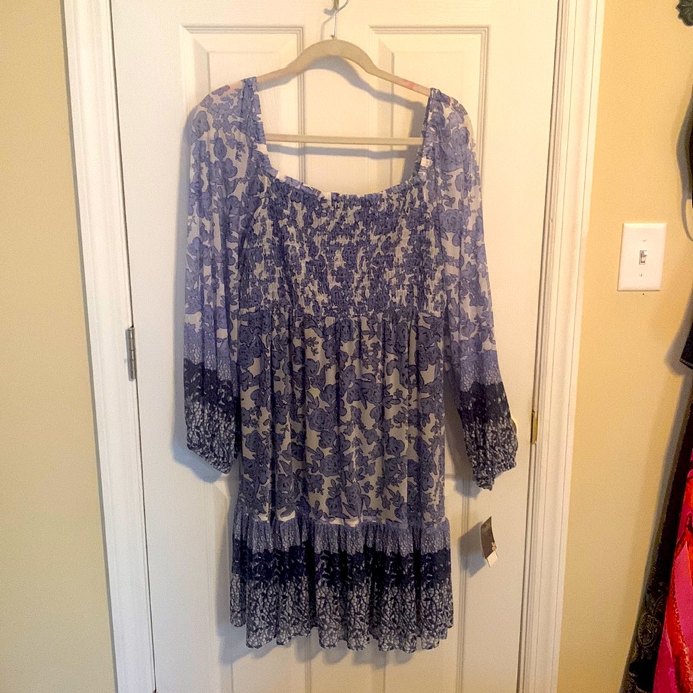 Taylor “Made for Macys” Navy /Ivory Shirred Tiered Flowy Dress Size 12